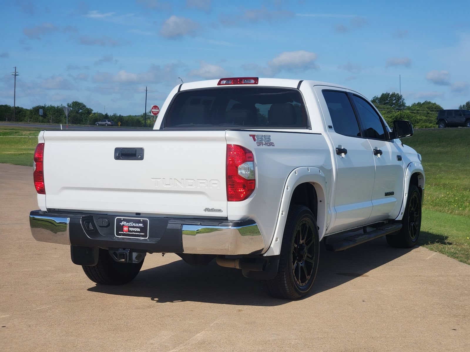 Used 2019 Toyota Tundra SR5 w/ SR5 Upgrade Package RWD image 4