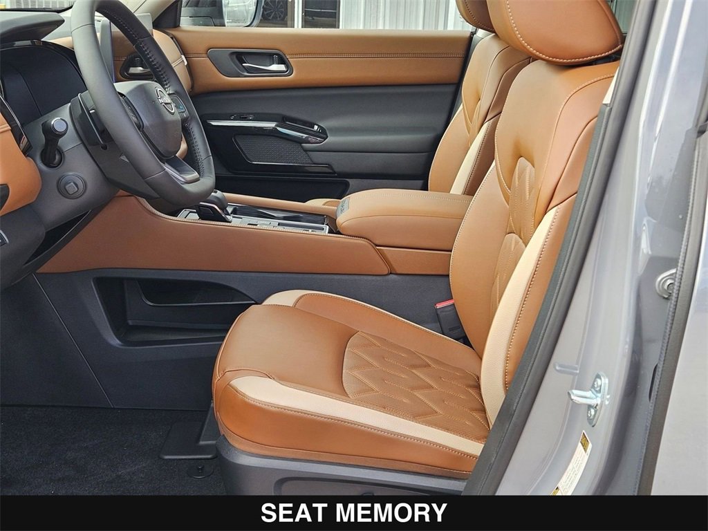 New 2026 Nissan Pathfinder Platinum image 11