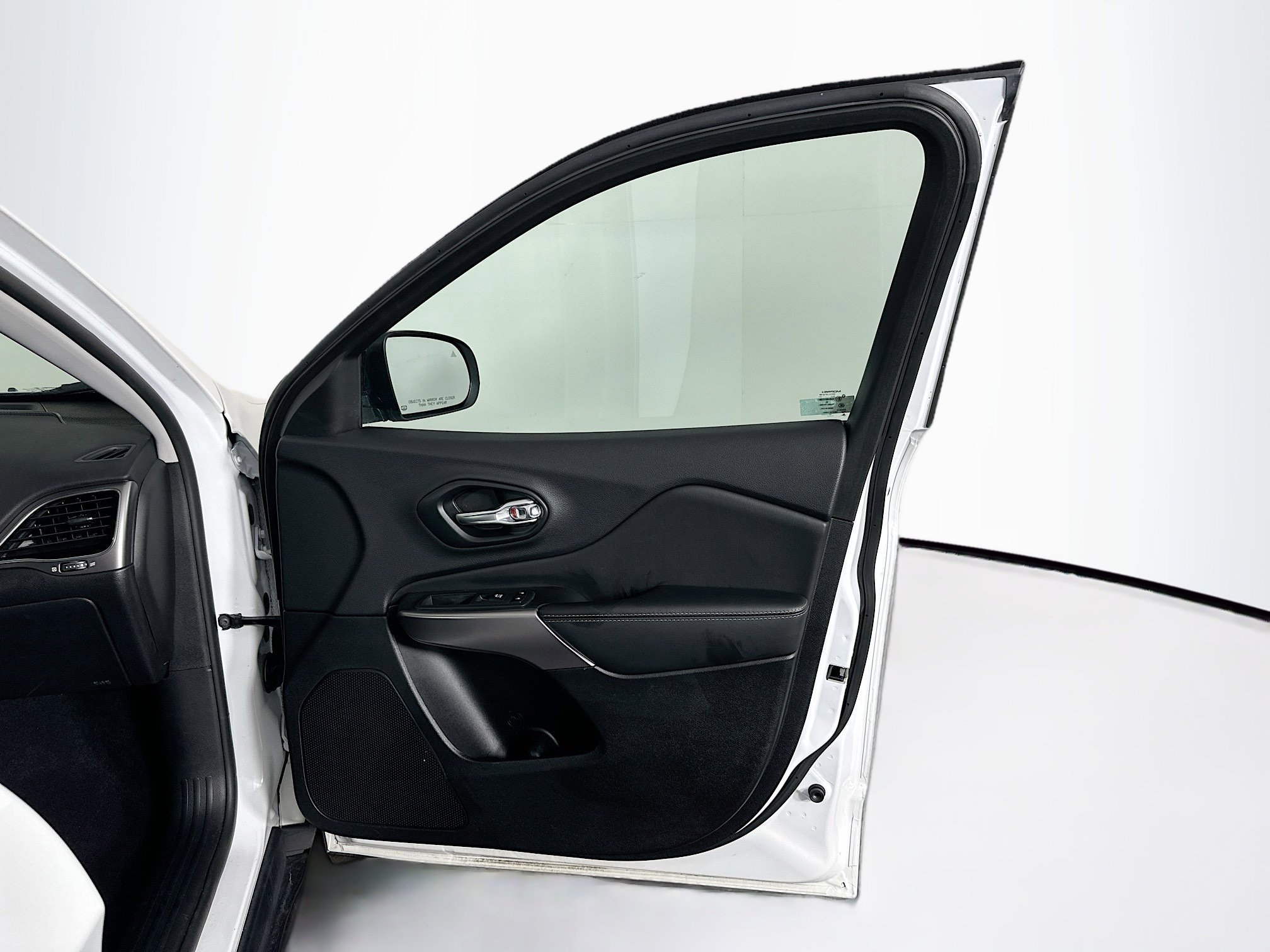 Used 2022 Jeep Cherokee Limited image 33