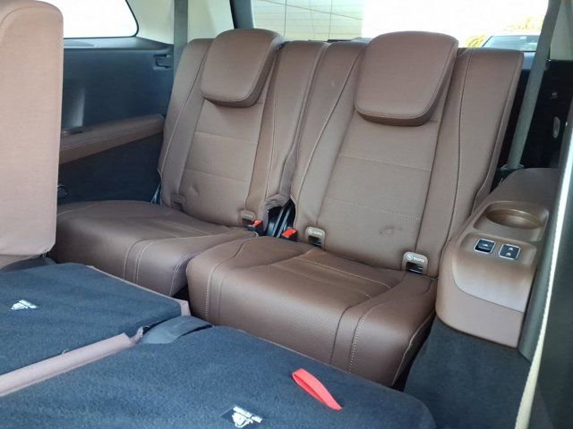 Certified 2026 Mercedes-Benz GLS 450 4MATIC image 18