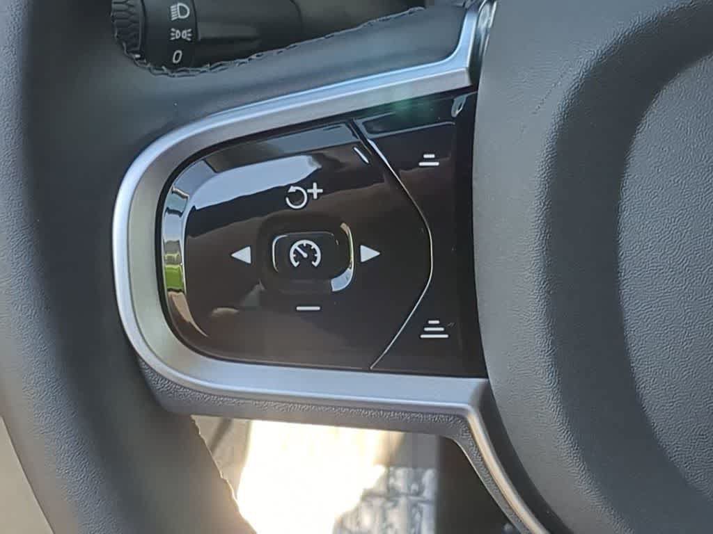 Certified 2026 Volvo XC90 B6 Plus AWD/4WD image 22