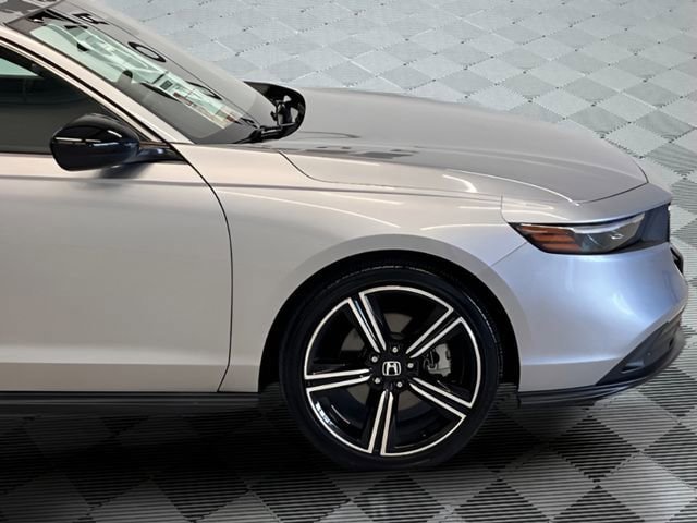 Used 2023 Honda Accord Sport image 9