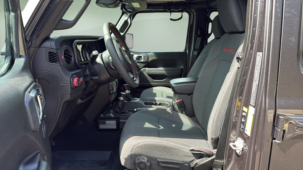 Used 2024 Jeep Wrangler Unlimited Rubicon AWD/4WD image 11