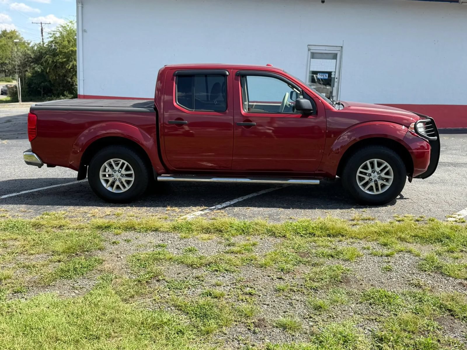 Used 2016 Nissan Frontier SV AWD/4WD image 4