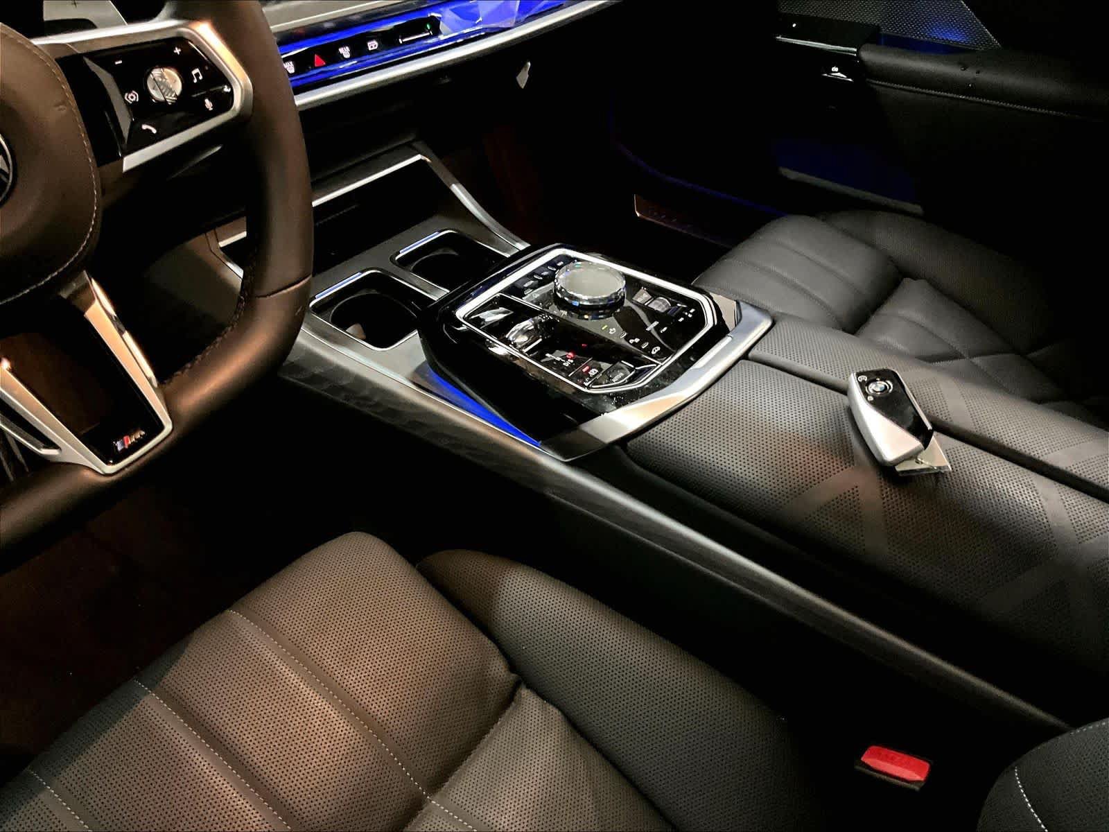 Used 2025 BMW 760i xDrive AWD/4WD image 19