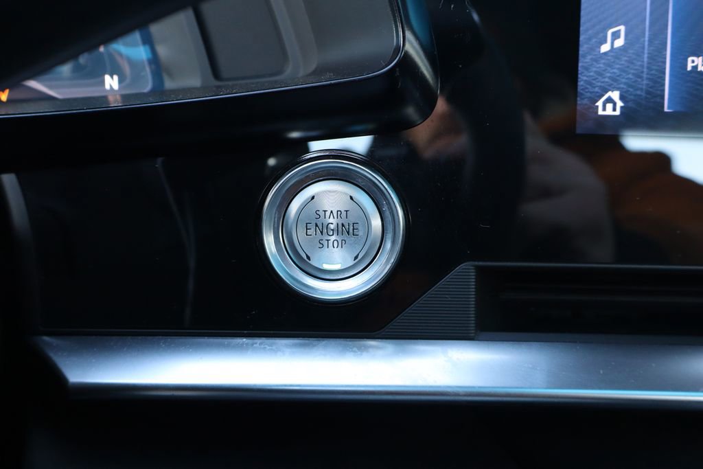 Used 2025 Chevrolet Corvette Z06 w/ Battery Protection Package image 17