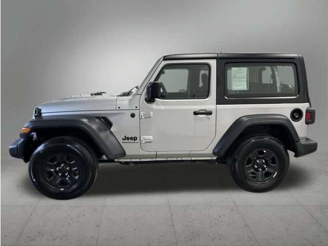 Used 2023 Jeep Wrangler Sport AWD/4WD image 2