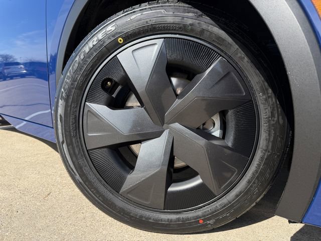 Used 2025 Toyota Prius LE image 9