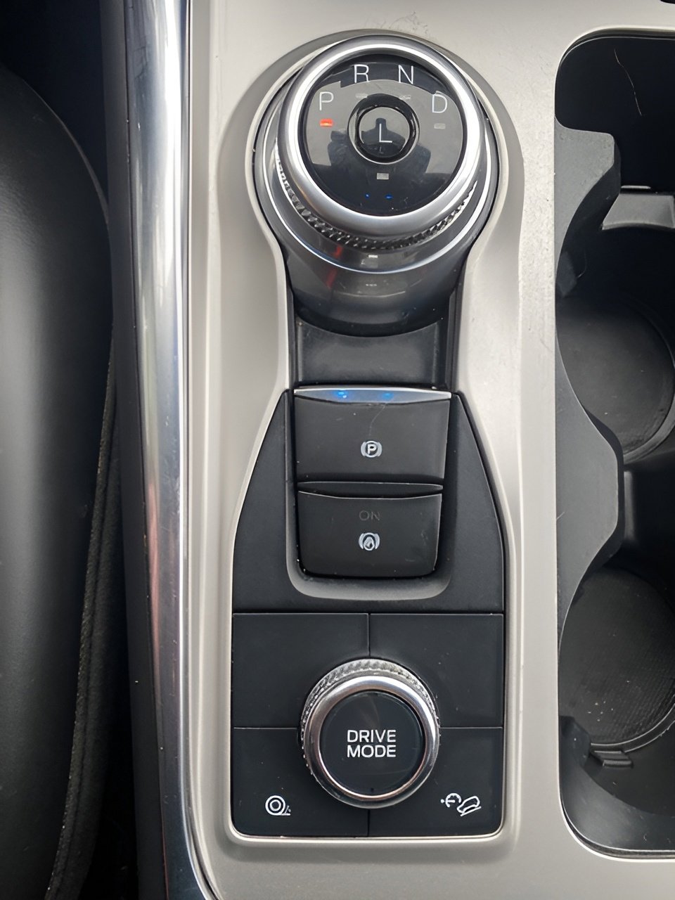 Used 2023 Ford Explorer XLT w/ Equipment Group 202A image 25