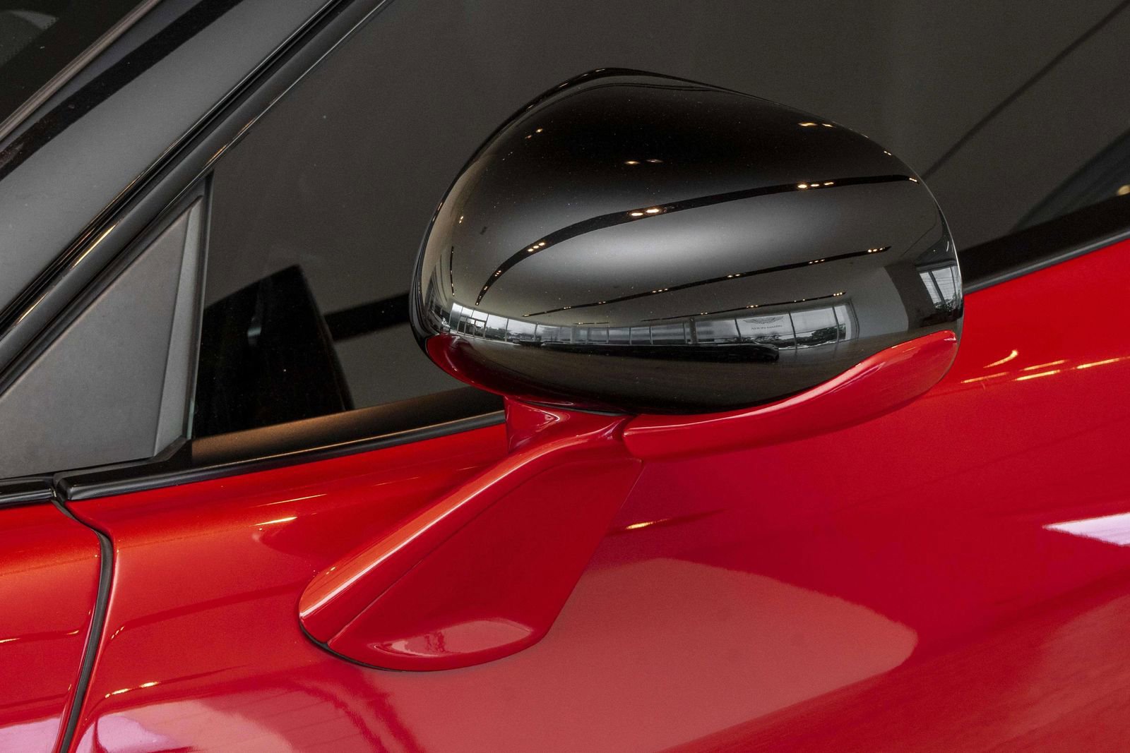 Used 2022 McLaren GT RWD image 37