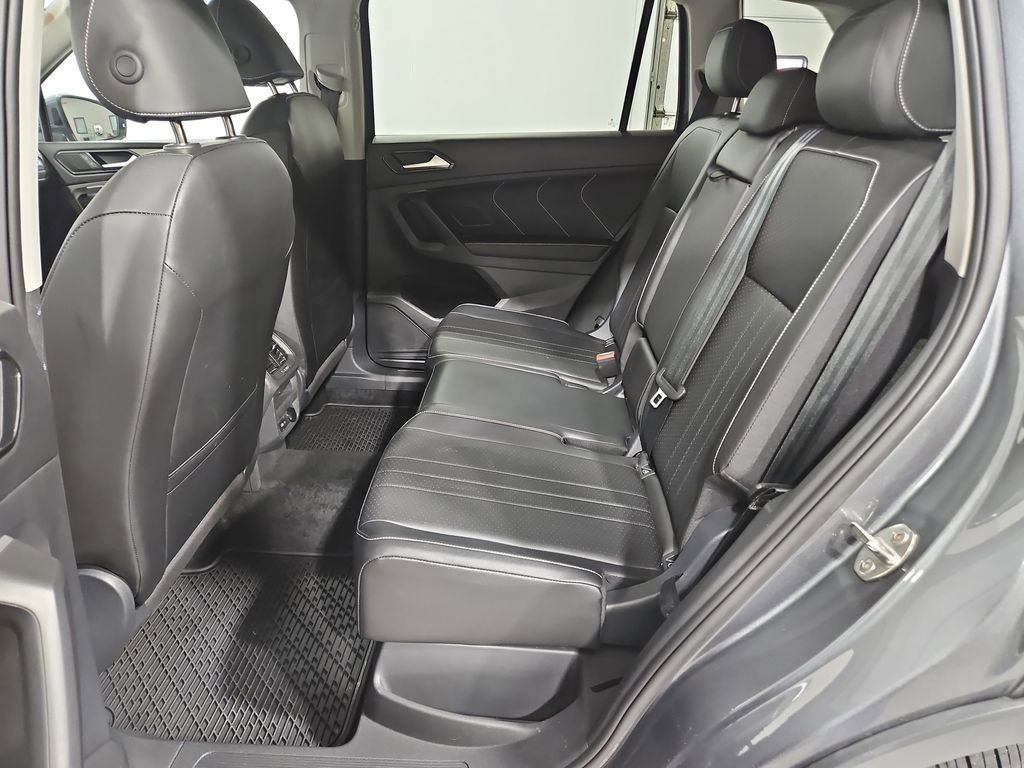Certified 2024 Volkswagen Tiguan SE w/ Panoramic Sunroof Package image 28