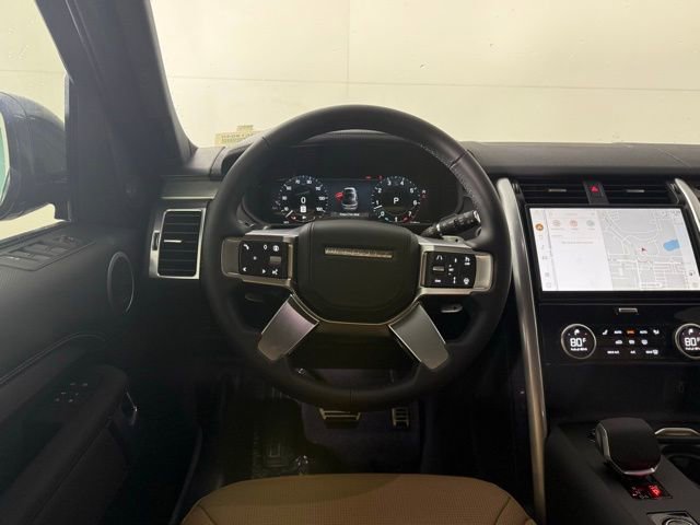 New 2026 Land Rover Discovery Limited Edition image 27