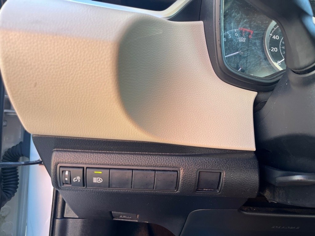 Used 2021 Toyota Corolla LE image 15