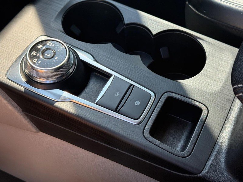 Used 2024 Ford Escape SE image 18