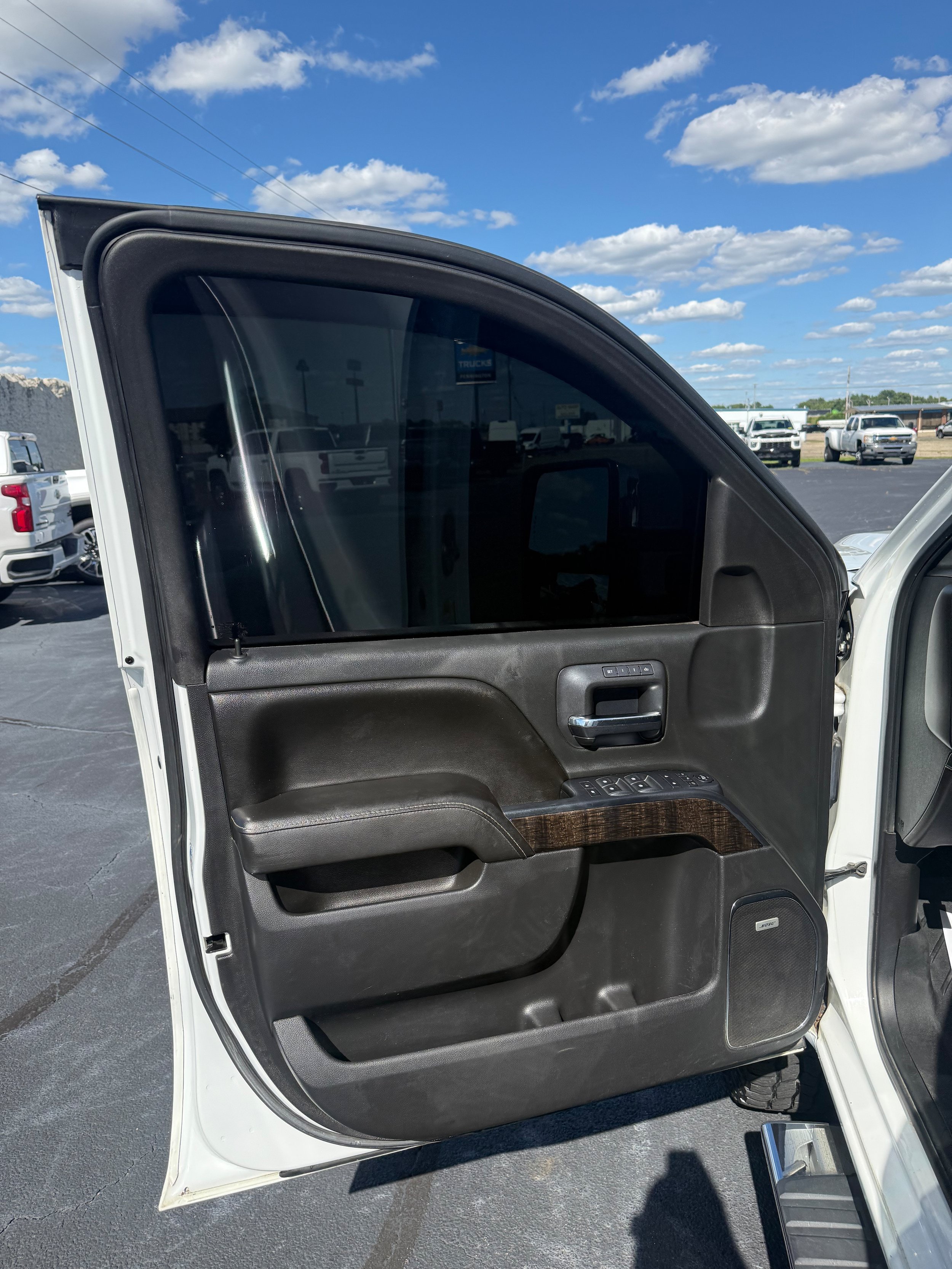 Used 2016 GMC Sierra 2500 Denali w/ Duramax Plus Package AWD/4WD image 14