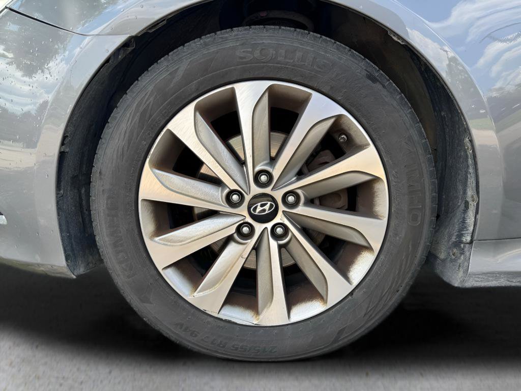 Used 2014 Hyundai Sonata Limited w/ Technology Package 05 FWD image 13