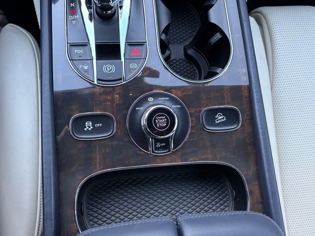 Used 2019 Bentley Bentayga AWD/4WD image 49