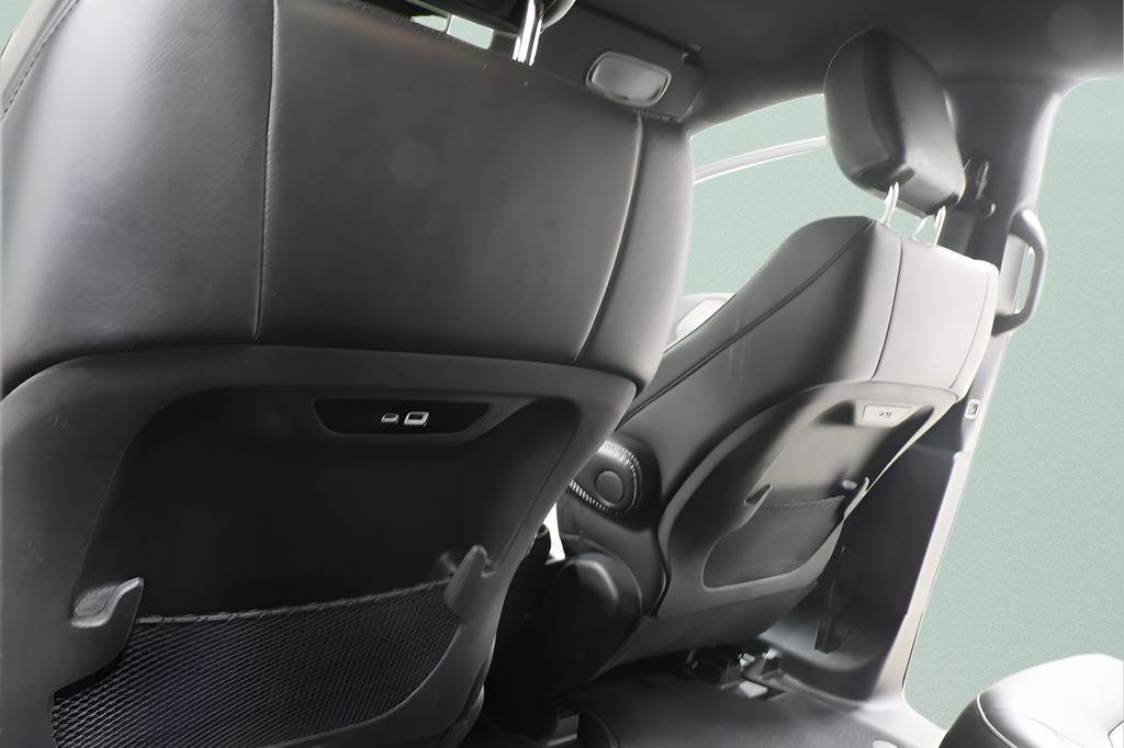 Used 2025 Chrysler Pacifica Select FWD image 26