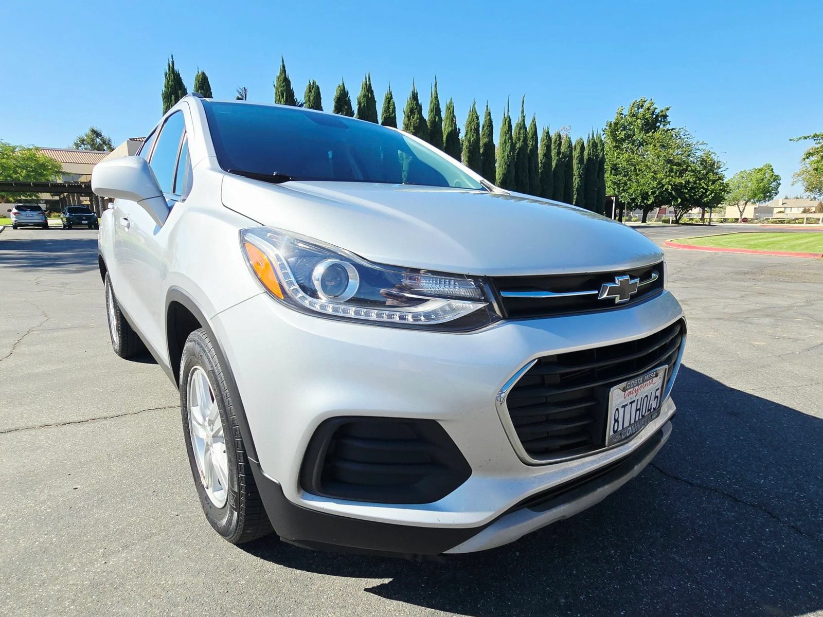 Used 2020 Chevrolet Trax LT w/ LT Convenience Package FWD image 1