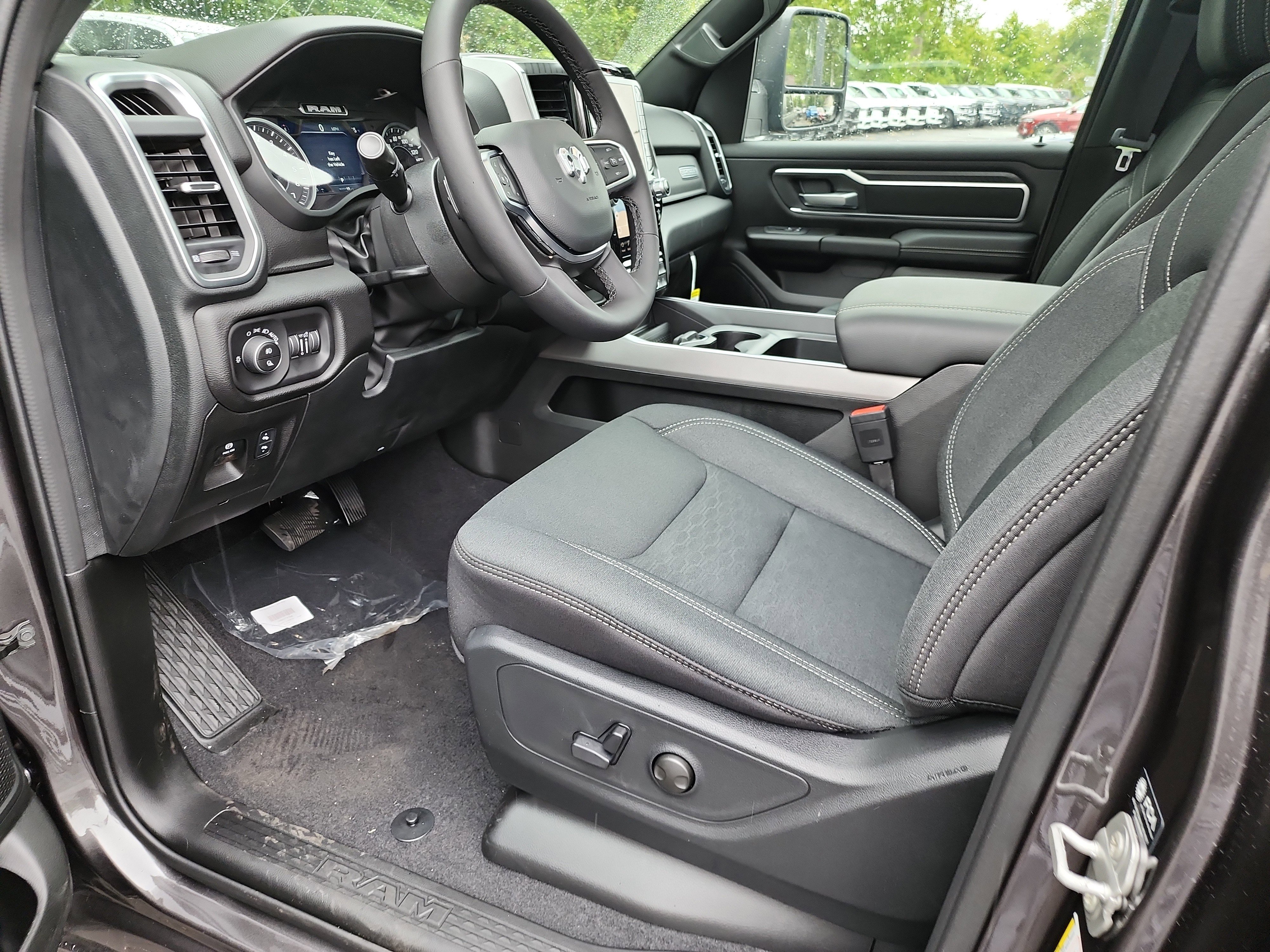New 2026 RAM 1500 Big Horn AWD/4WD image 4