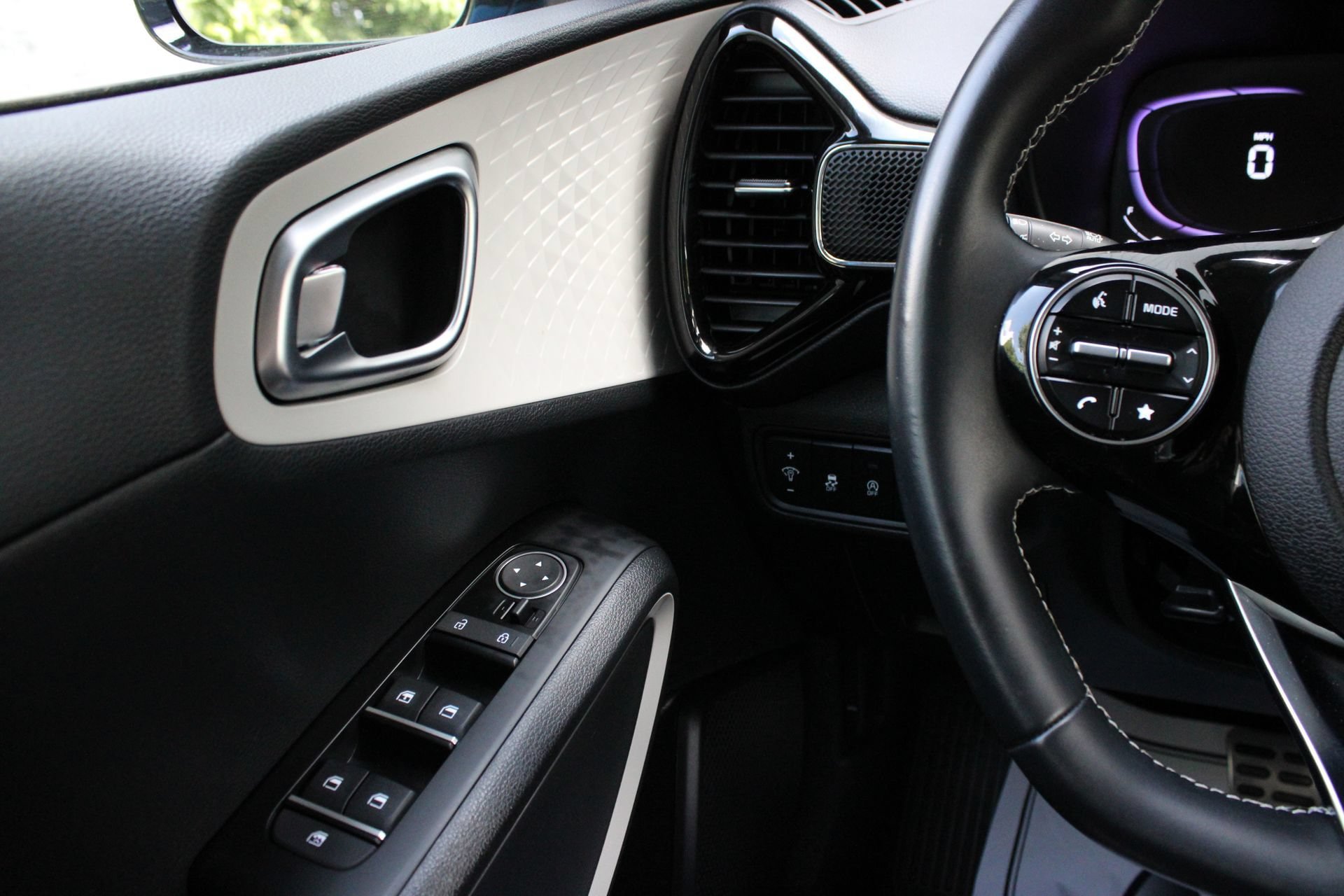 Used 2023 Kia Soul GT-Line FWD image 23