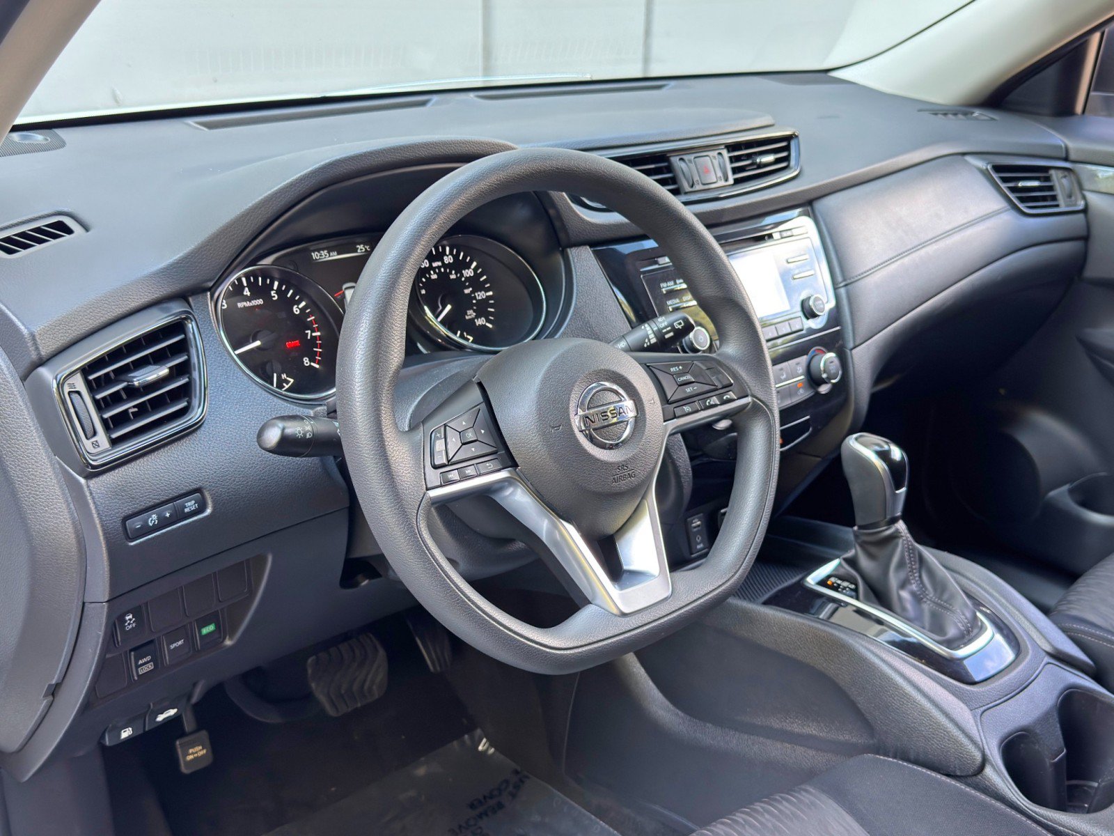 Used 2017 Nissan Rogue S AWD/4WD image 12