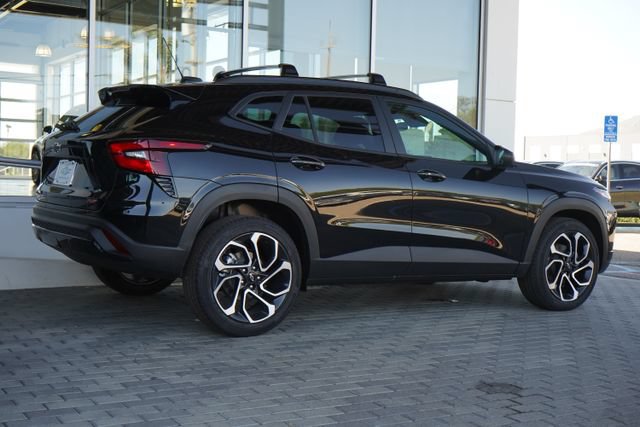 New 2026 Chevrolet Trax RS w/ Sunroof Package FWD image 9