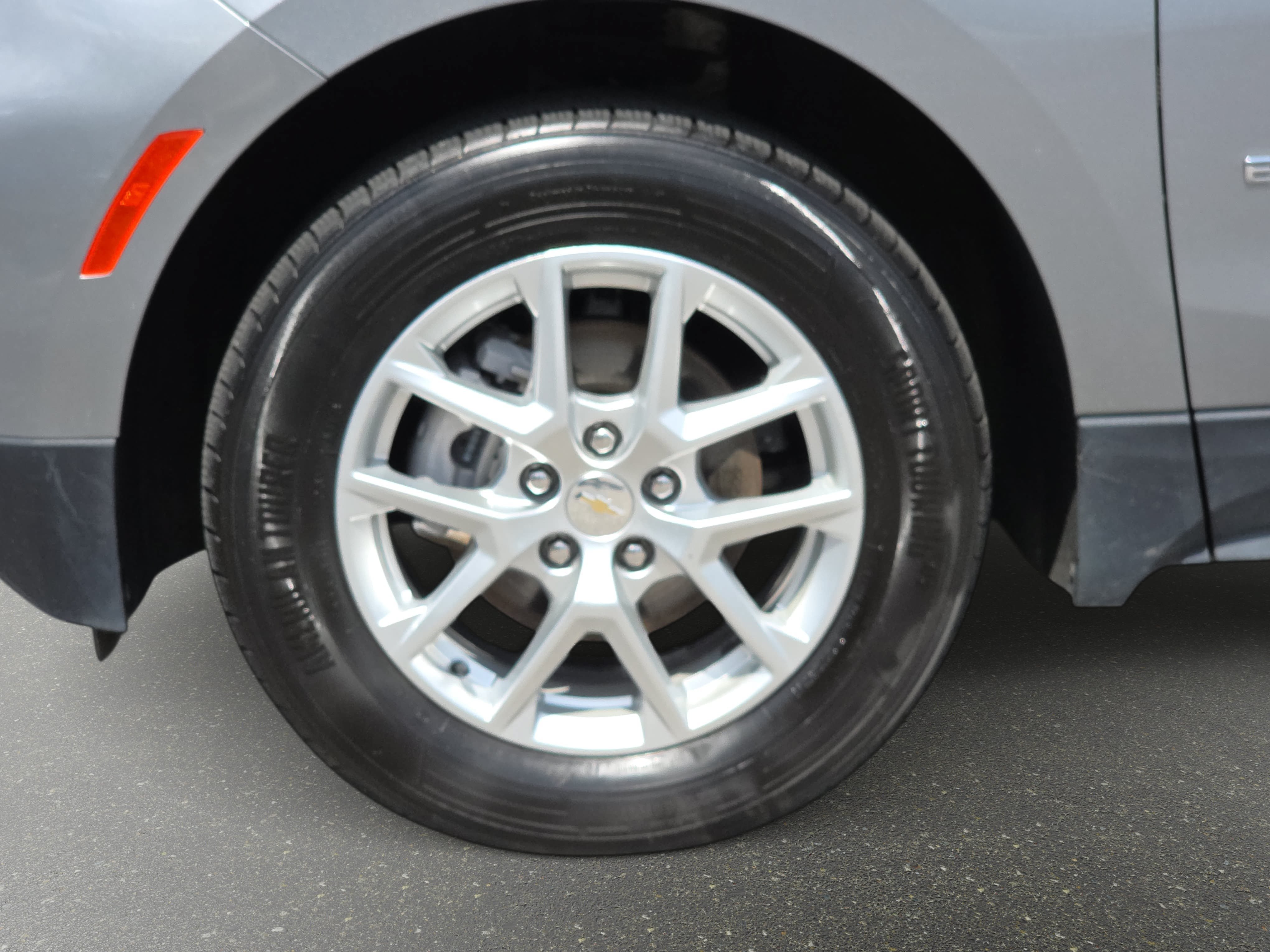 Used 2024 Chevrolet Equinox LT AWD/4WD image 30