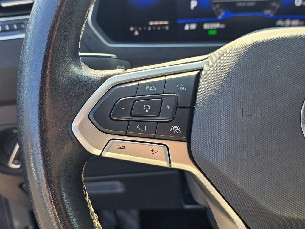 Used 2022 Volkswagen Tiguan SE AWD/4WD image 35