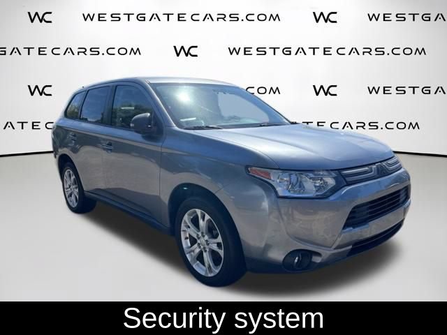 Used 2014 Mitsubishi Outlander SE AWD/4WD image 4