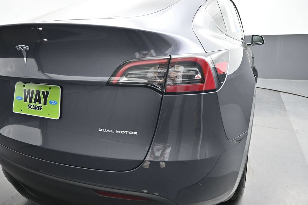 Used 2023 Tesla Model Y Long Range AWD/4WD image 2