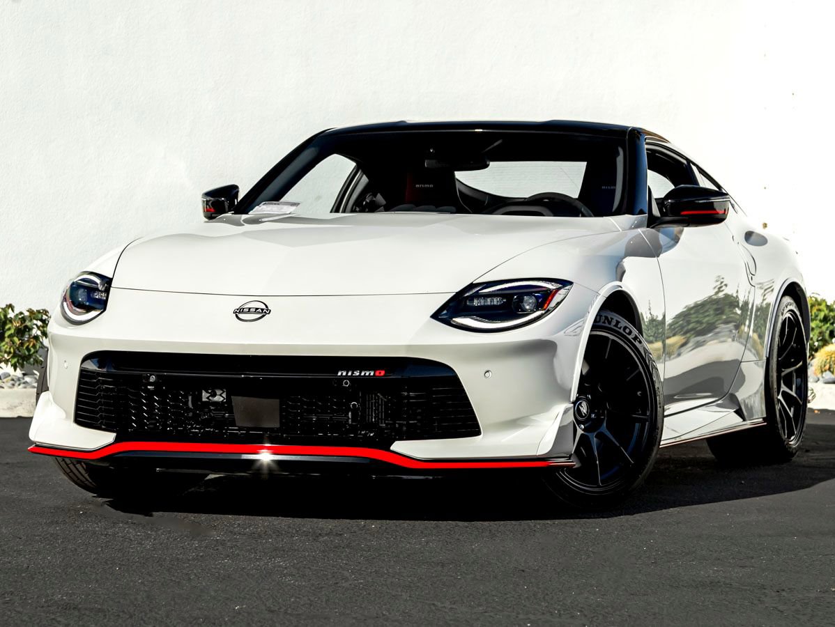 Used 2026 Nissan Z NISMO w/ Floor Mat Package RWD image 1