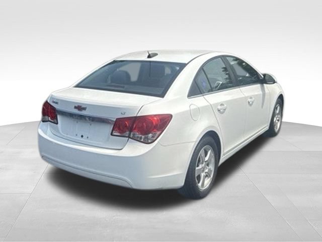 Used 2016 Chevrolet Cruze LT FWD image 2