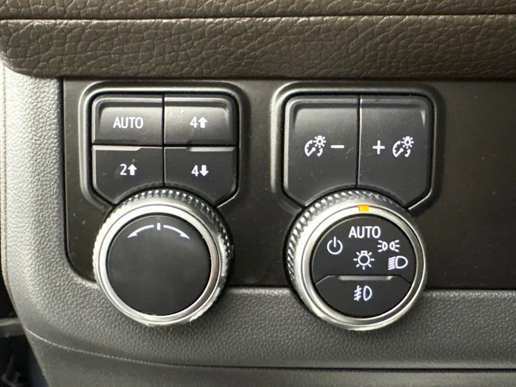 Used 2021 GMC Yukon Denali w/ Denali Premium Package image 19