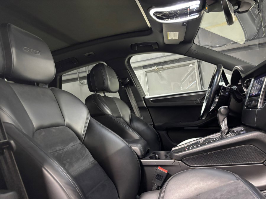 Used 2018 Porsche Macan GTS w/ Premium Package Plus image 26