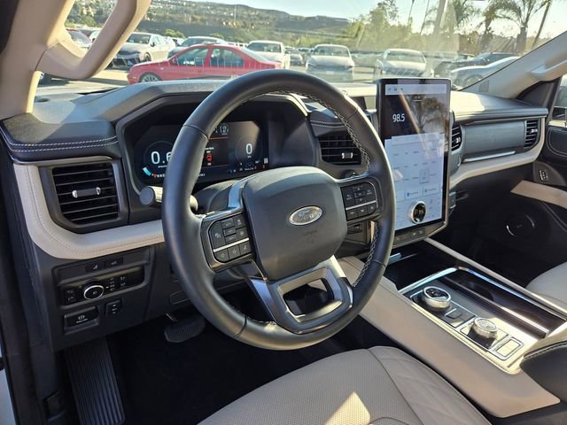 Used 2024 Ford Expedition Platinum image 9