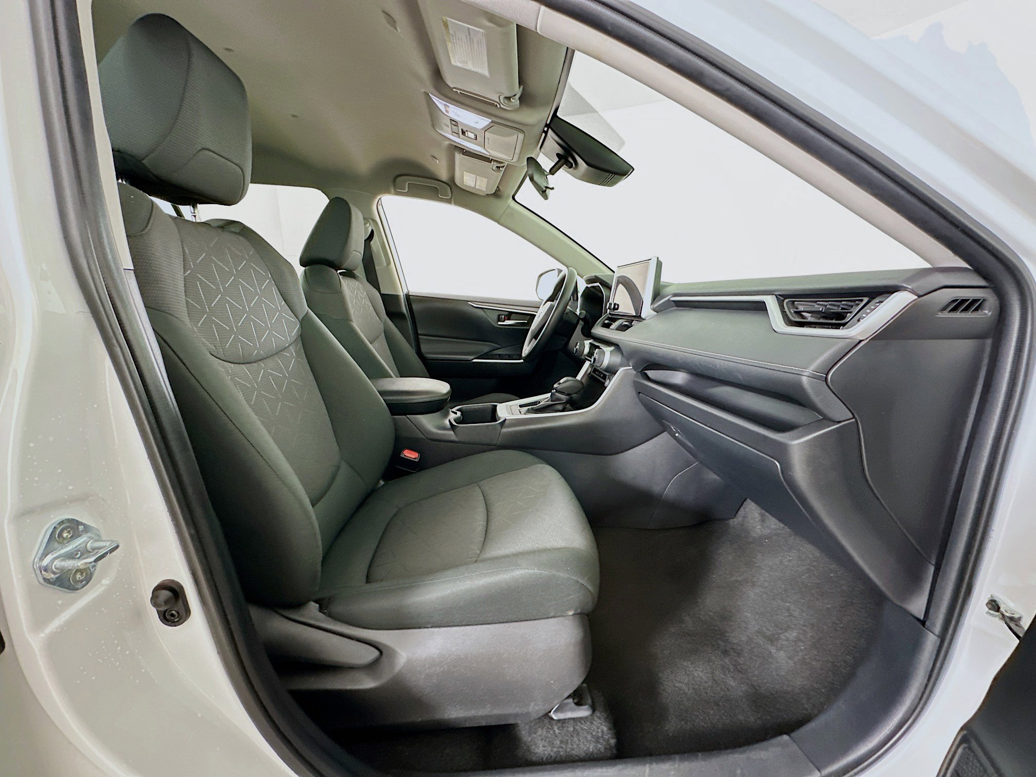 Used 2024 Toyota RAV4 XLE image 29