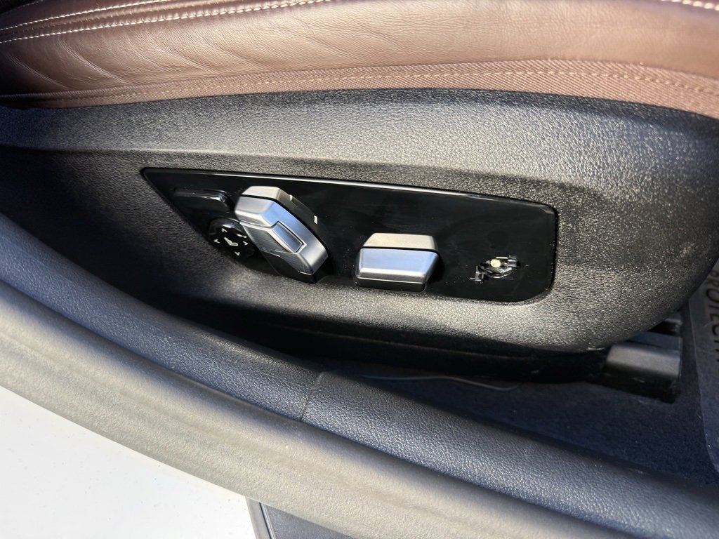 Used 2020 BMW 530i xDrive w/ M Sport Package image 45