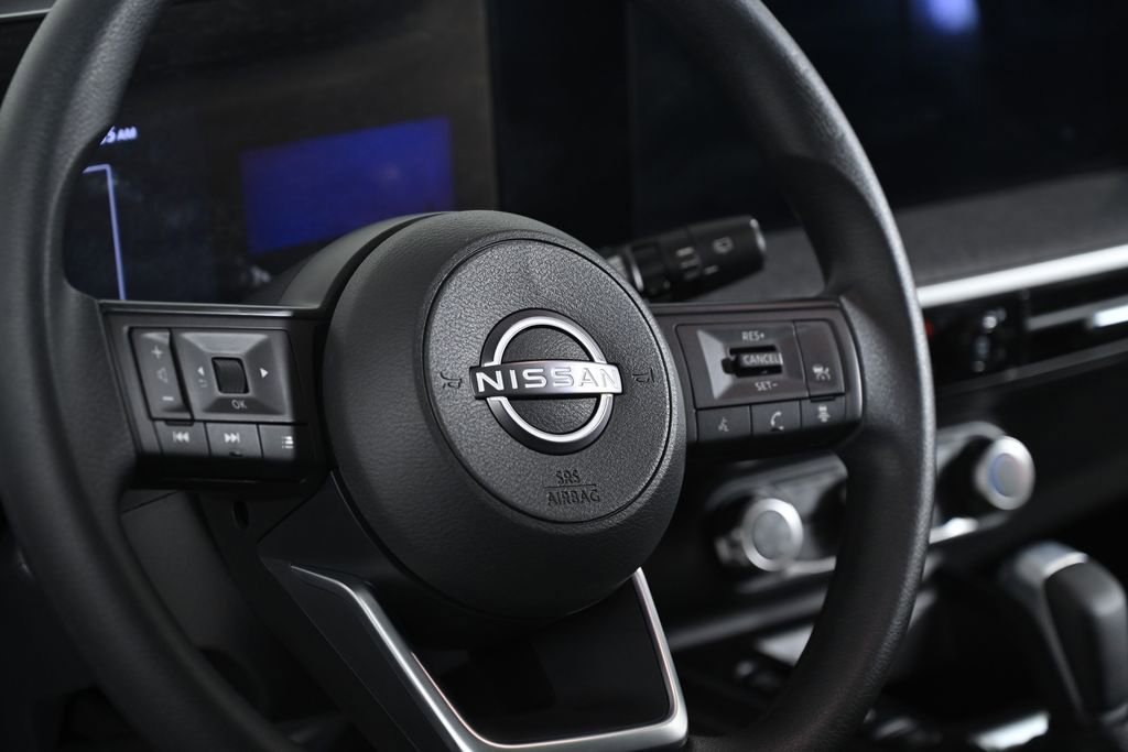 Used 2025 Nissan Kicks SV w/ SV Premium Package image 14