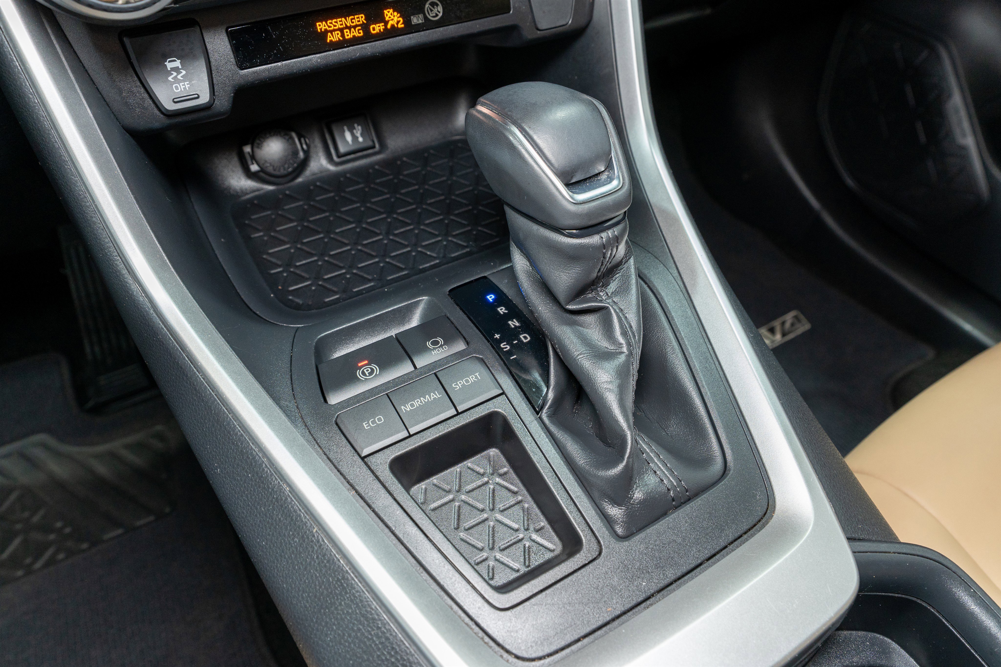 Used 2019 Toyota RAV4 XLE Premium image 22