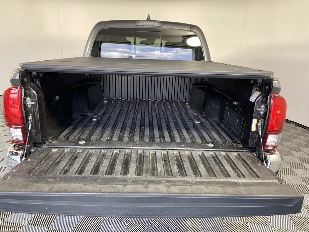 Used 2023 Toyota Tacoma SR5 AWD/4WD image 8