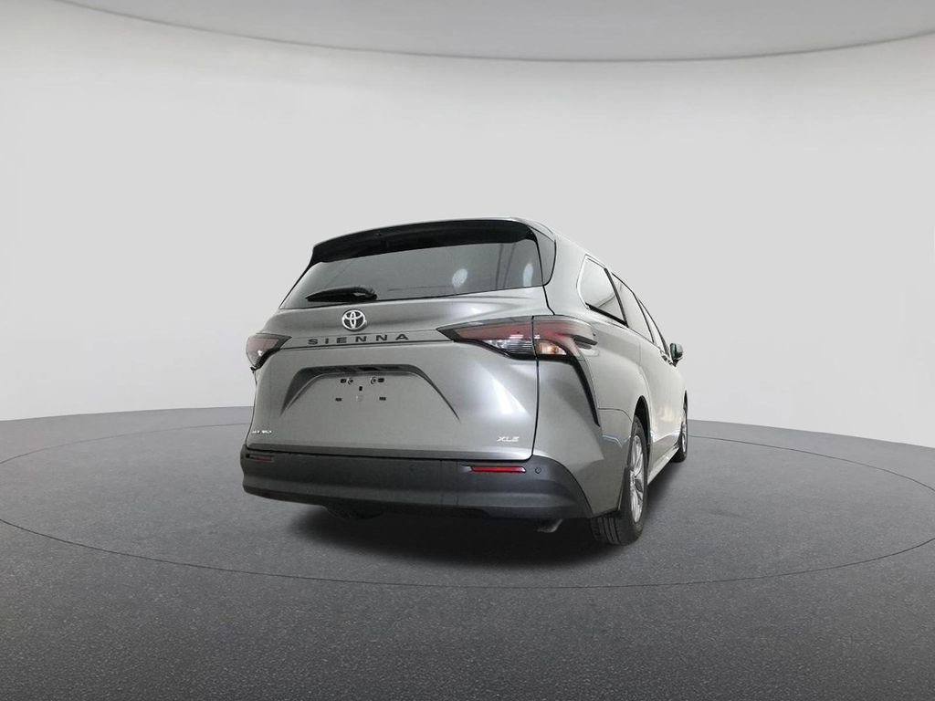 New 2026 Toyota Sienna XLE image 24