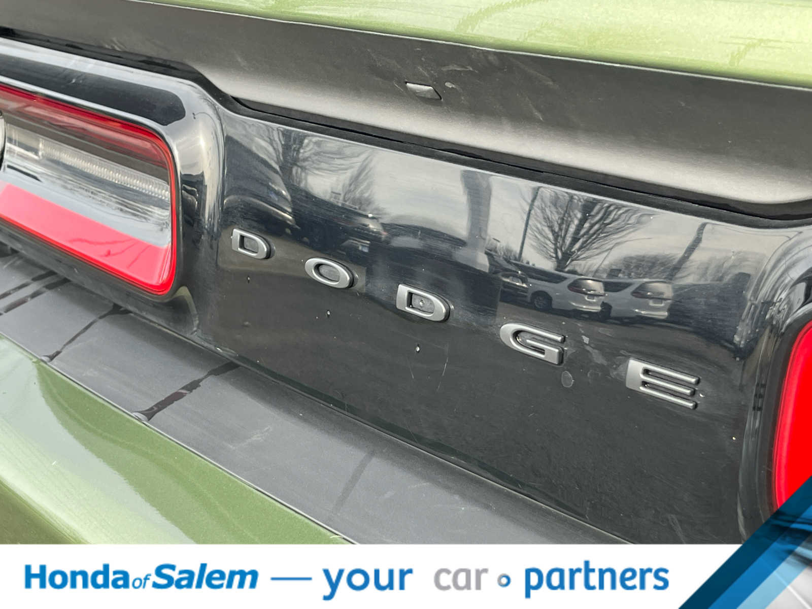 Used 2022 Dodge Challenger SXT w/ Plus Package image 7