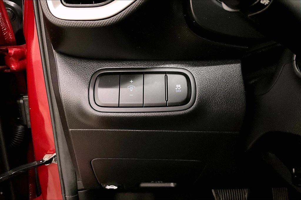Used 2023 Hyundai Venue SEL FWD image 15