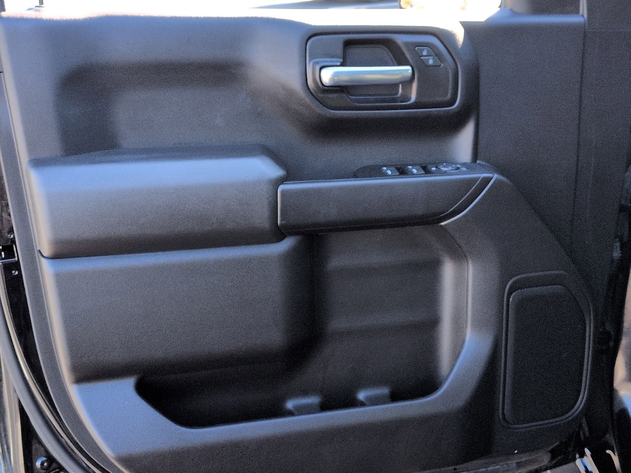 Used 2024 Chevrolet Silverado 1500 Custom image 14