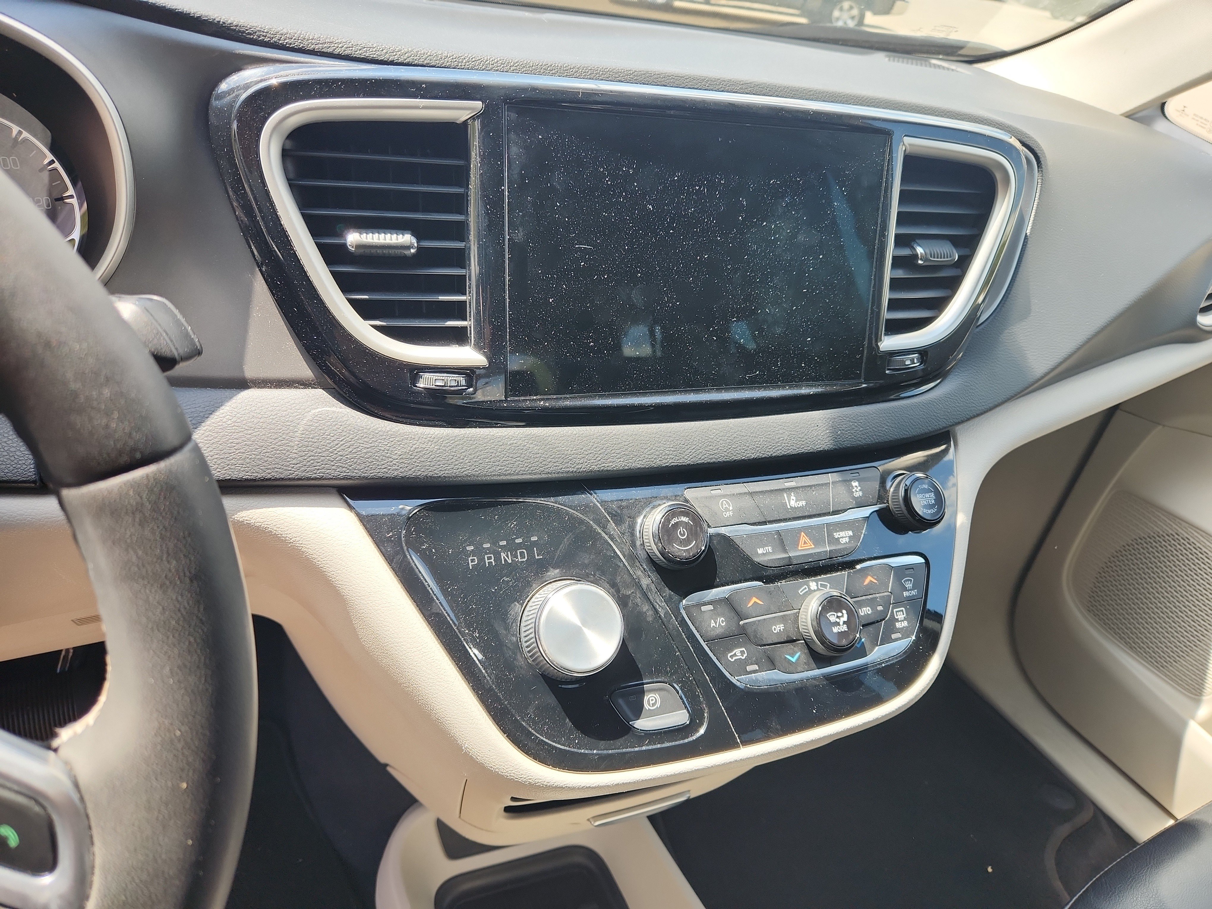 Used 2022 Chrysler Pacifica Touring-L FWD image 18