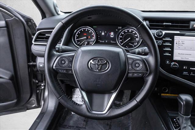 Used 2020 Toyota Camry XLE image 12