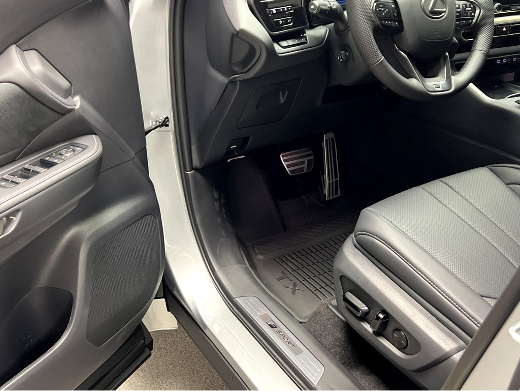 New 2026 Lexus TX 500h AWD w/ Technology Package image 8