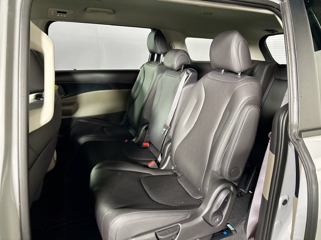 New 2027 Kia Carnival FWD image 19