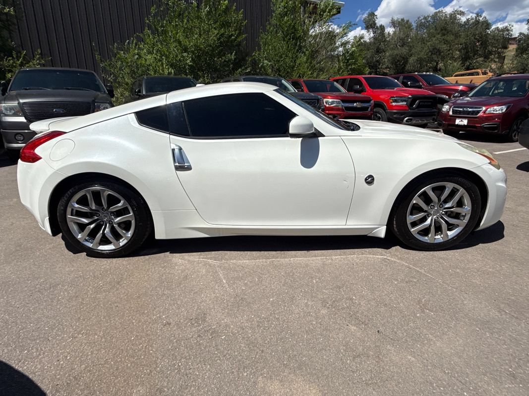Used 2013 Nissan 370Z Touring RWD image 8